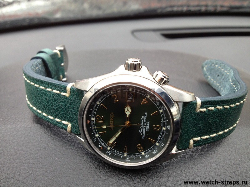 Grüne HIRSCH Liberty auf einer Seiko-Uhr